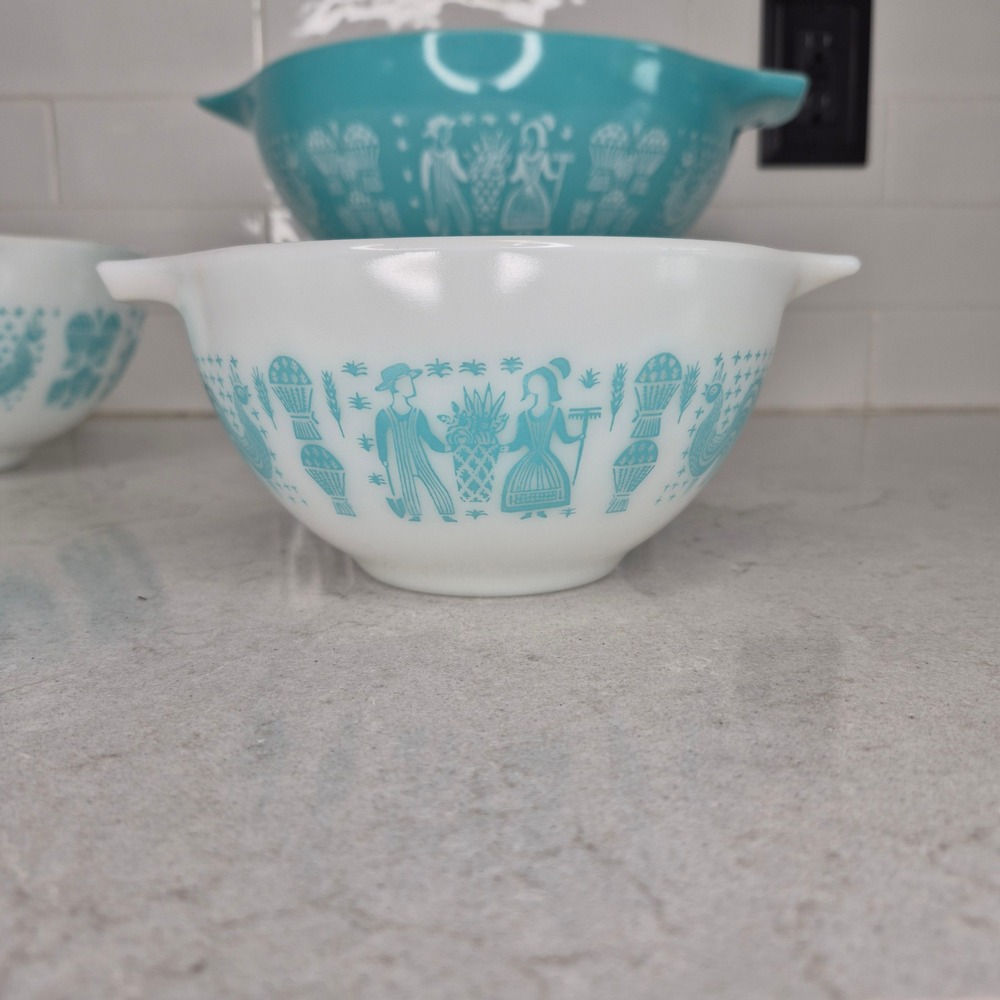 Pyrex Mixing Bowls Butterprint Amish 3 Piece Set Turquoise White - Picture 15 of 16